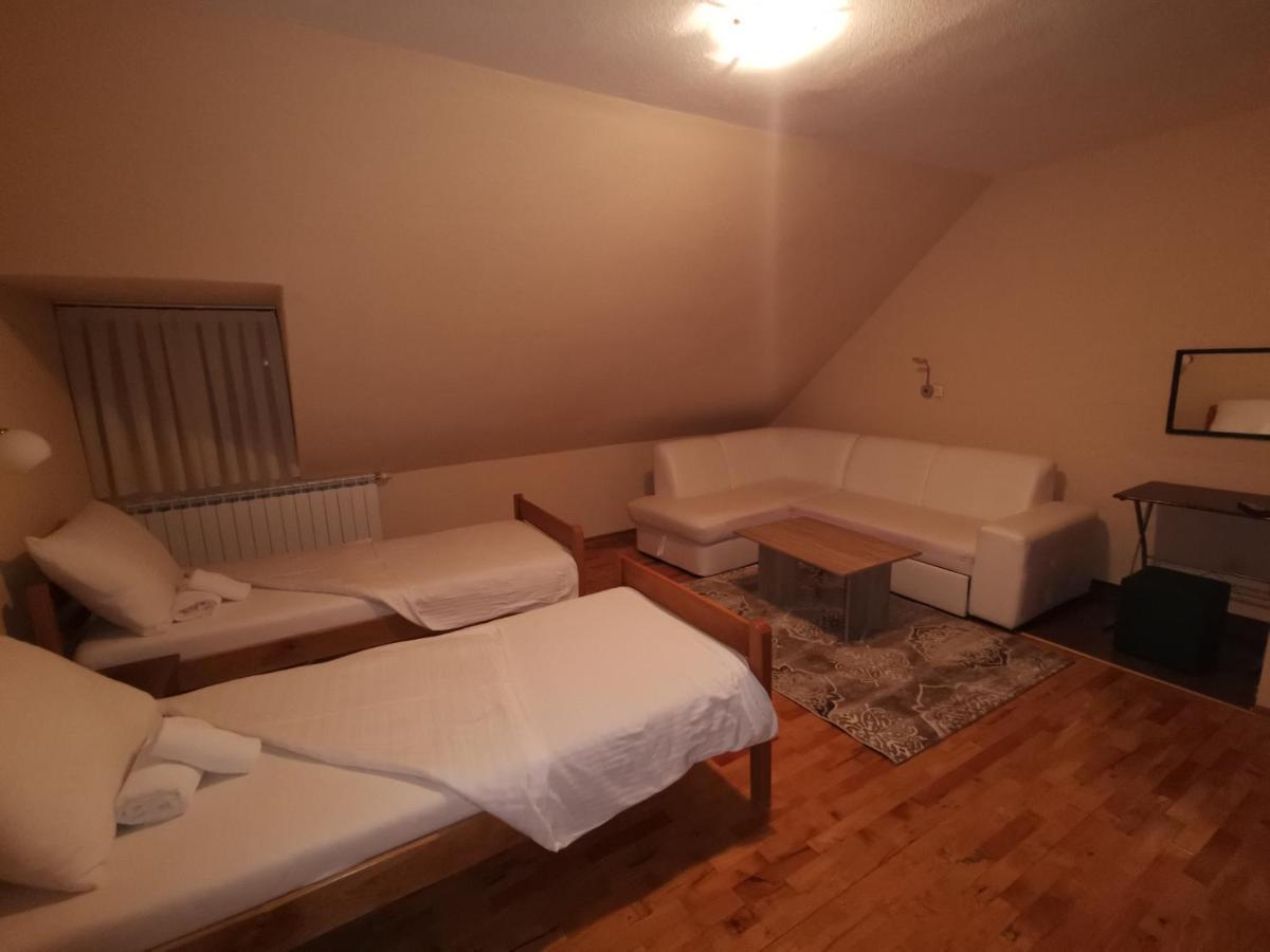 אוטוצאץ Hotel Gacka מראה חיצוני תמונה